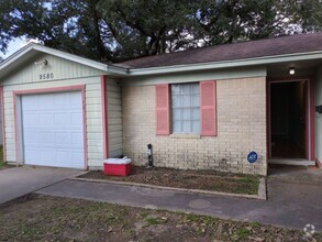 Building Photo - 9580 Gardner St