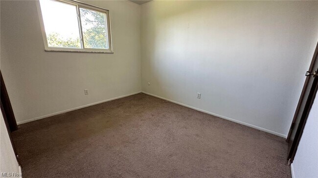 Building Photo - 106 Cunningham Ln