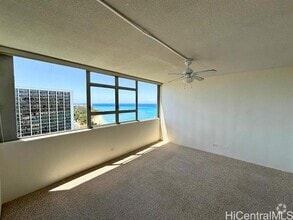Building Photo - 2500 Kalakaua Ave