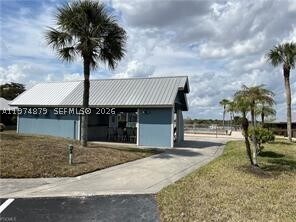 Building Photo - 1041 River 0