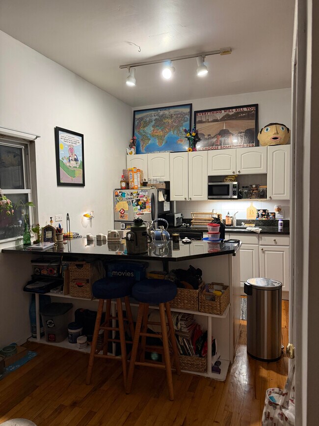 Foto del edificio - 2321 W Belmont Ave