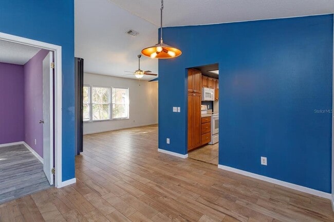 Building Photo - 8437 Alveron Ave