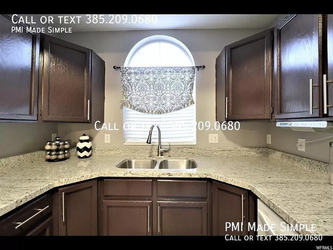 Building Photo - Spacious 4BR Charming House In Lehi - HUGE...