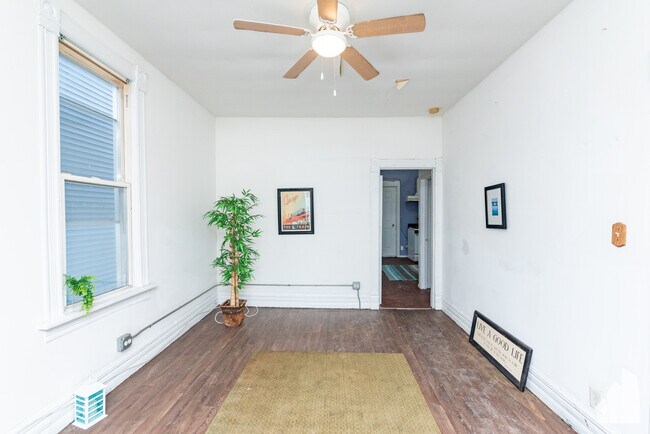 Building Photo - 1722 N Spaulding Ave