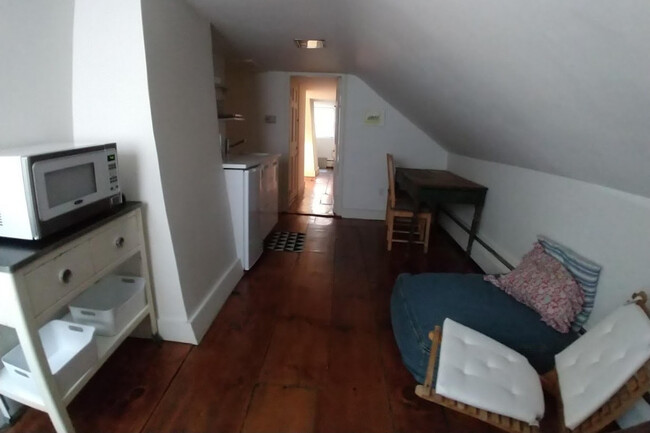 Kitchen + Sitting area(shared) - 48 Benefit St