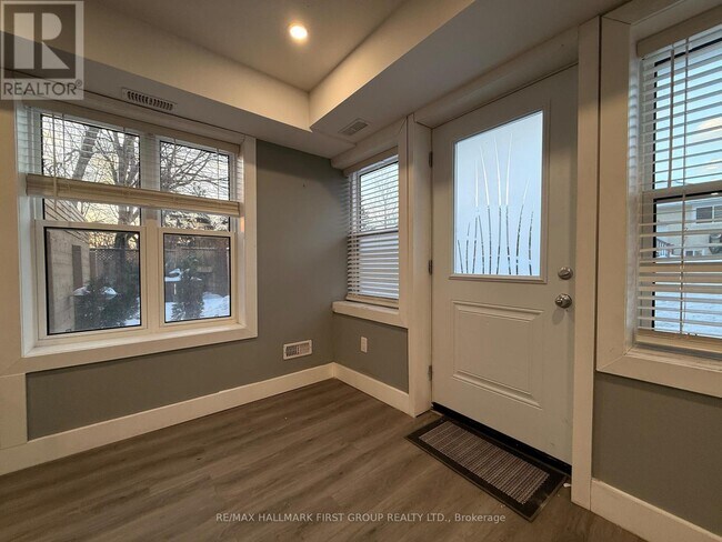 Photo du bâtiment - 33 Lincoln St