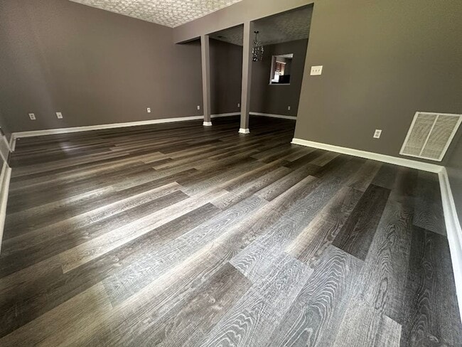 Building Photo - 3 Bed 3 Bath in Lithonia!