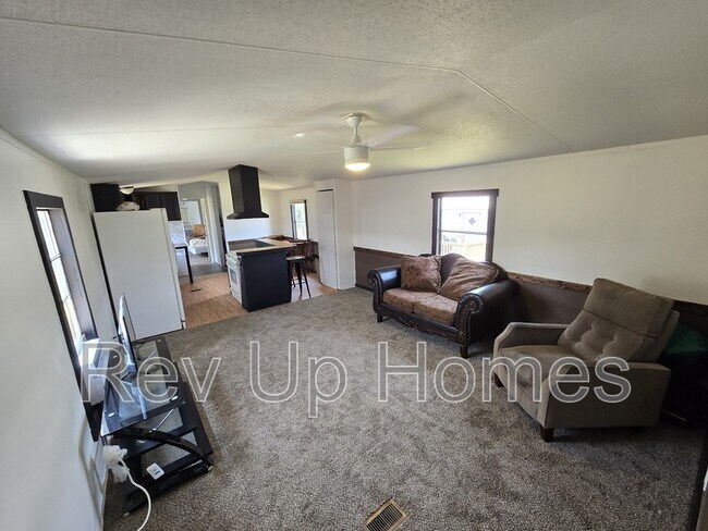 Building Photo - 127 Fred Dr