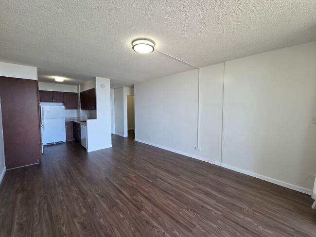 Building Photo - 2 bed, 2 bath, 1 parking Available for Rent in Salt Lake
