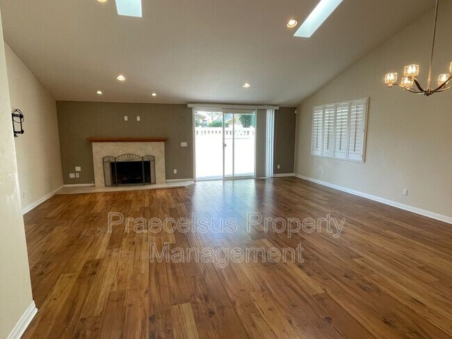 Foto del edificio - 6064 Erlanger St