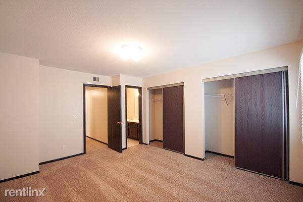Building Photo - 1276 Larpenteur Ave W