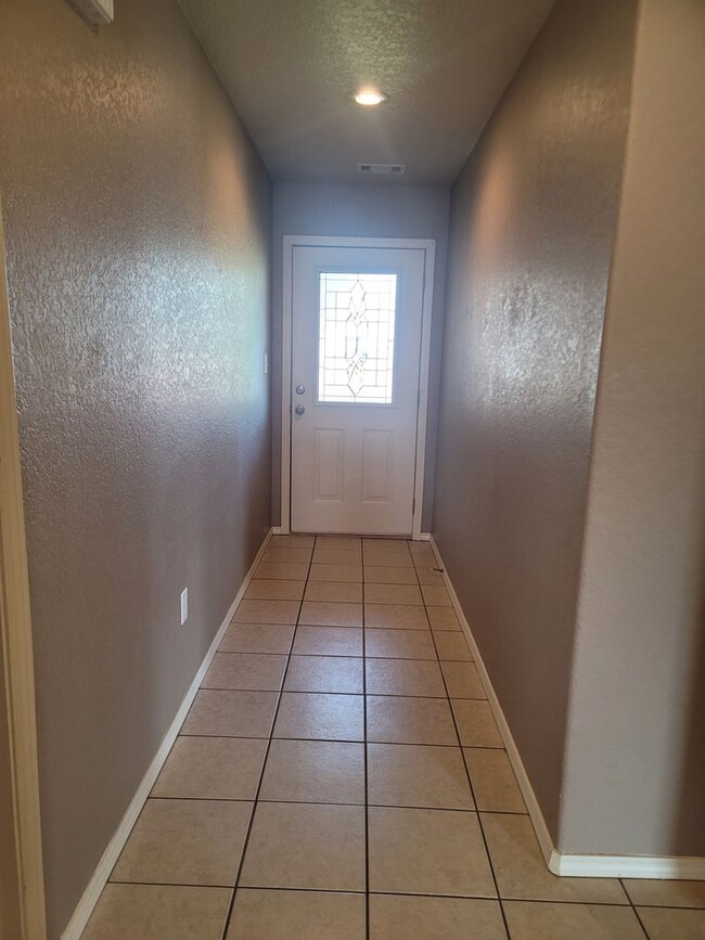 Building Photo - Beautiful Home for Rent in Alma   ***MOVE ...