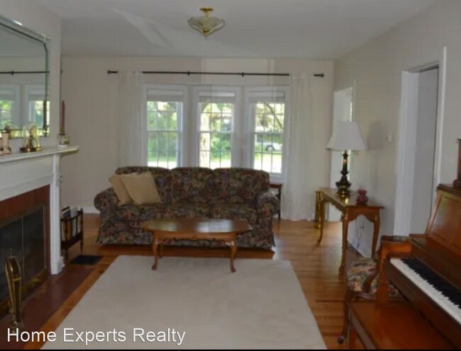 Building Photo - 3 br, 2 bath House - 135 Westbrook Rd