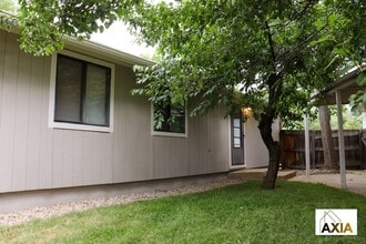 Building Photo - 9225 Pierce St