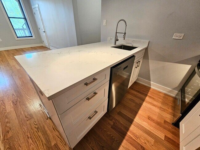 Foto del edificio - 1415 W Erie St