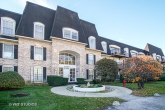 Building Photo - 5000 Carriage Way Dr