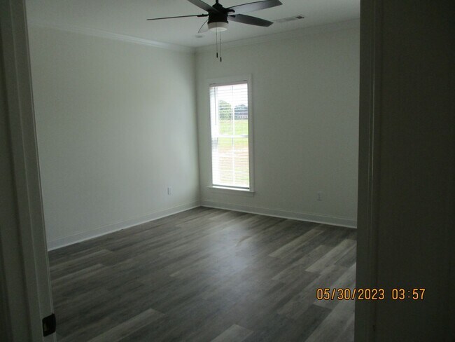 Building Photo - 158 Grand Island Dr