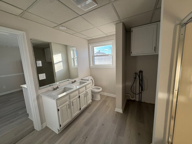 Building Photo - 494 Hevey St