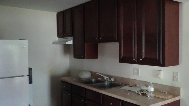 Foto del edificio - 12011-12013 Mead St