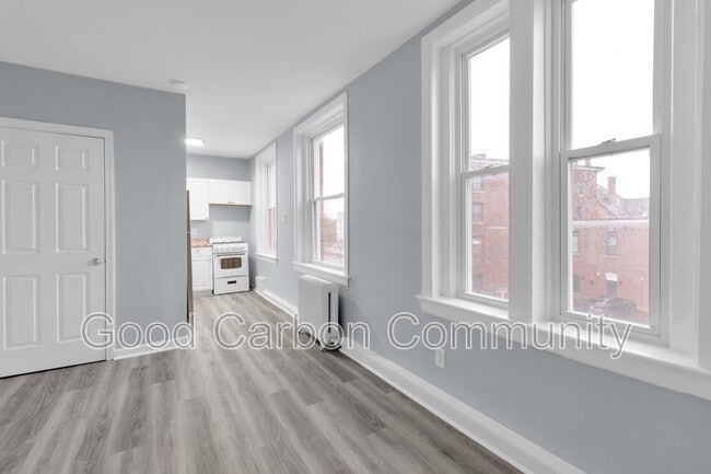 Building Photo - 131 Allen St