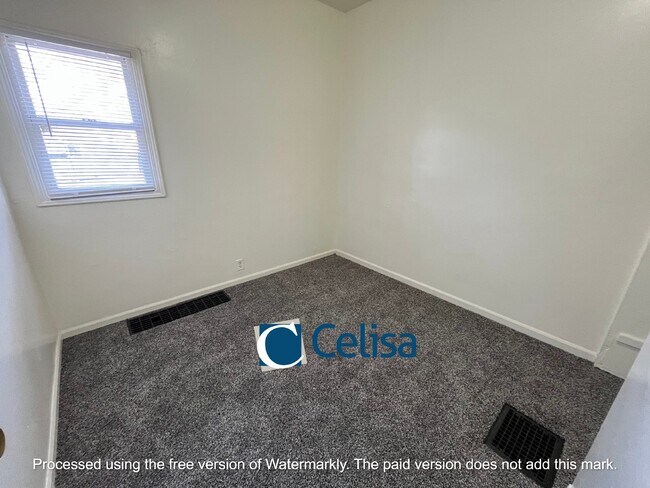 Building Photo - 1319 Woodbine Pl