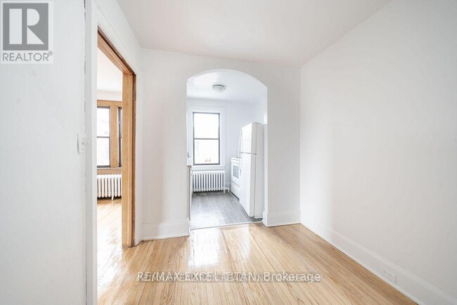 Building Photo - 2 Kingston Rd