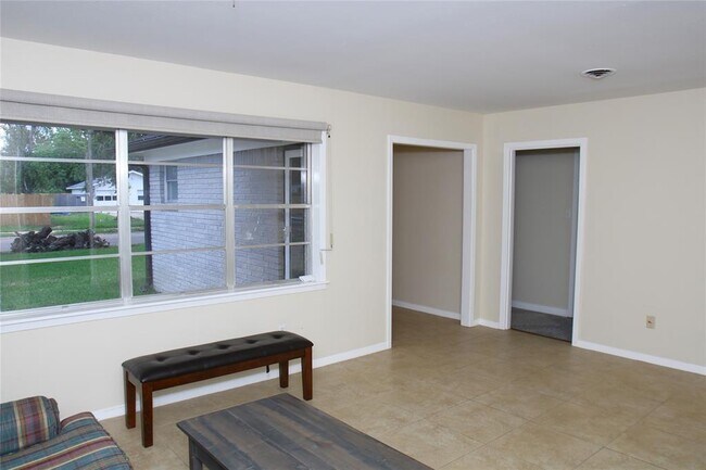 Building Photo - 712 Northridge St