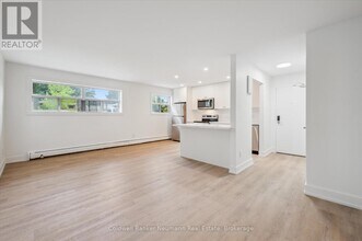 Building Photo - 10-110 Glenbrook Dr