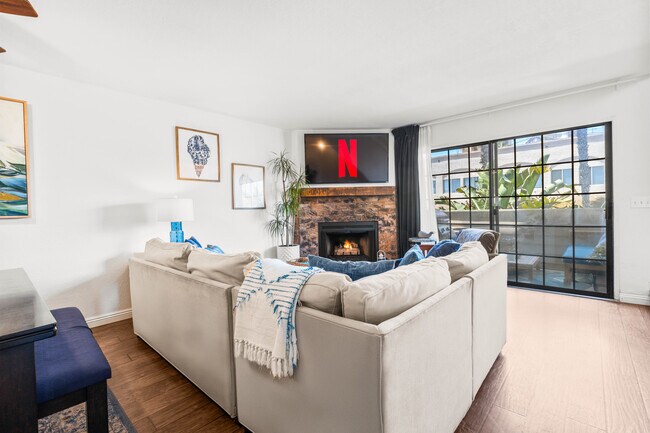 Foto del edificio - 727 Seacoast Dr