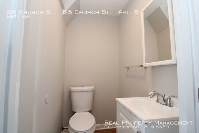 Building Photo - Spacious 2 Bedroom 1.5 Bath Townhome
