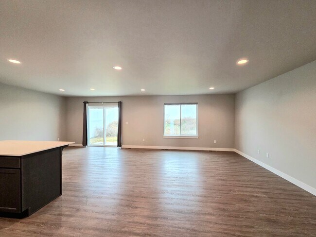 Foto del edificio - Newer Home in a Newer Community! 3-Bed, 2-Bath