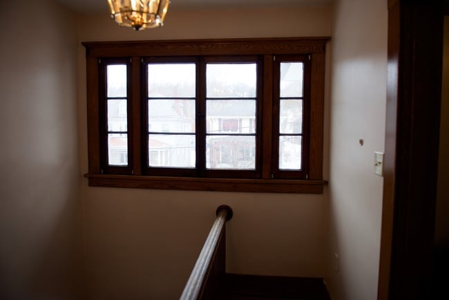 Building Photo - 9 Dinsmore Ave