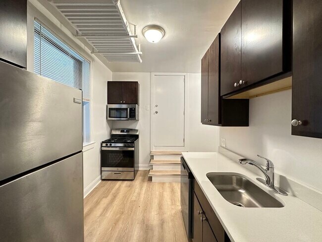 Foto del edificio - 2330 N Spaulding Ave