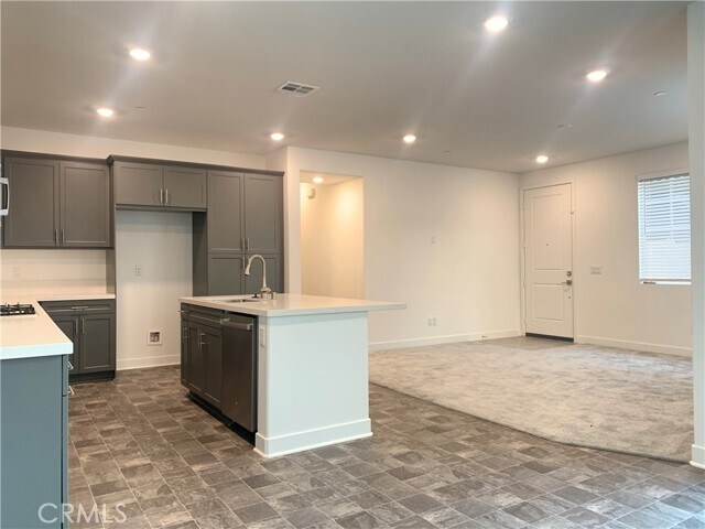 Building Photo - 2025 Divine Arroyo