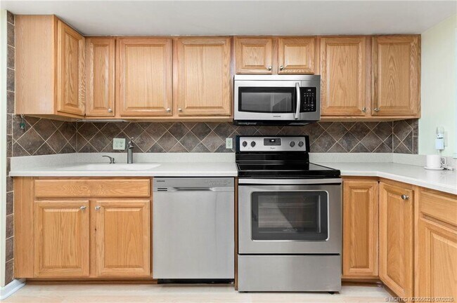 Foto del edificio - 3100 SE Pruitt Rd