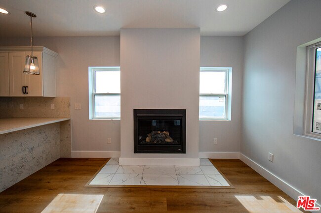 Foto del edificio - 2210 S Harcourt Ave