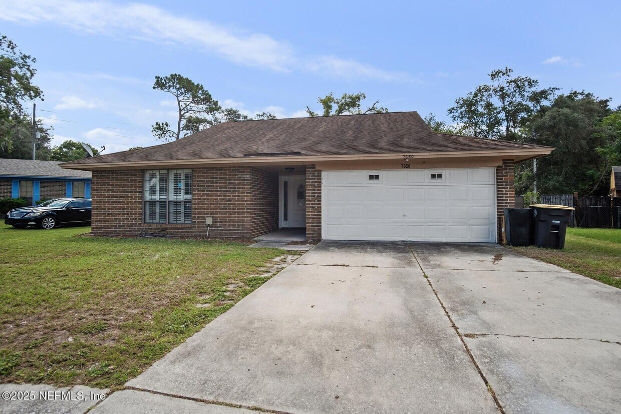 Primary Photo - 7650 Cranberry Ln S