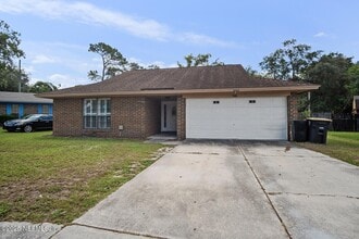 Building Photo - 7650 Cranberry Ln S