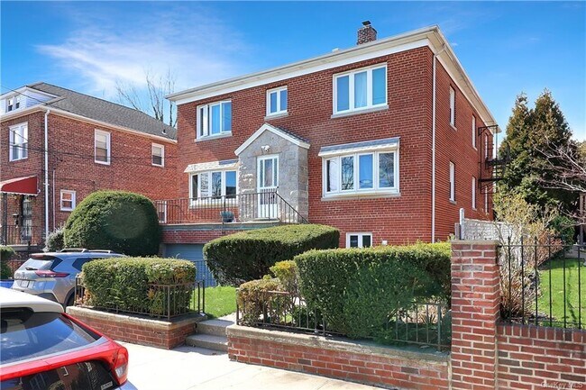 Building Photo - 4023 Duryea Ave