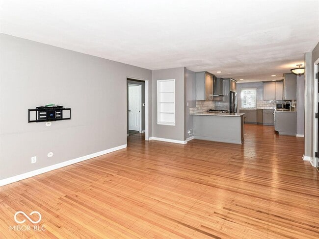 Building Photo - 2407 Baur Dr