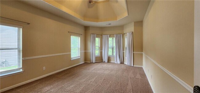 Building Photo - 525 Twelve Oaks Dr