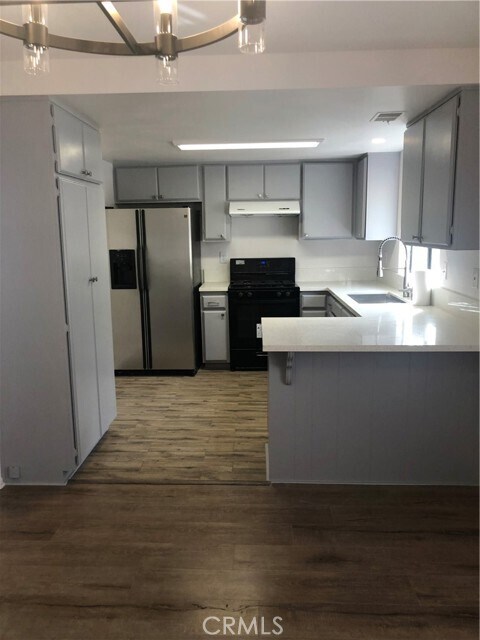 Foto del edificio - 2448 New Ave