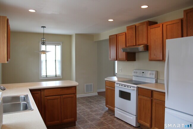 Foto del edificio - 6 Sunnyside E Rd