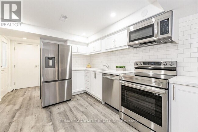 Photo du bâtiment - 476 Ferguson Ave N