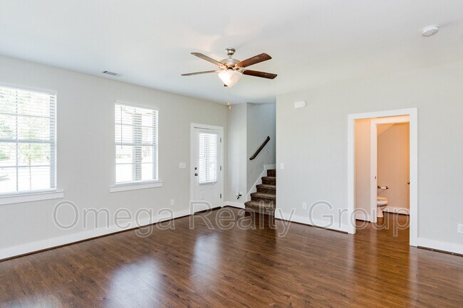 Building Photo - 551 Polo Way