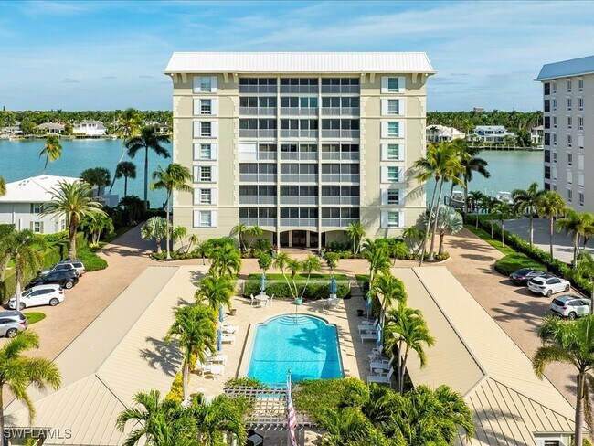 Building Photo - 2750 Gulf Shore Blvd N