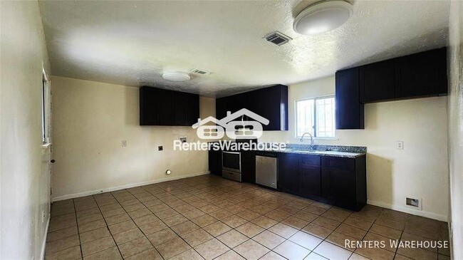 Foto del edificio - Cottage style 3 bedroom, 1 full bath home ...