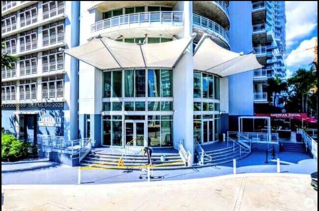 Foto del edificio - 690 SW 1st Ct