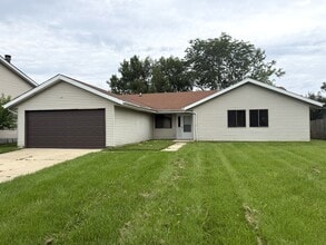 Building Photo - 1191 Hialeah Ln