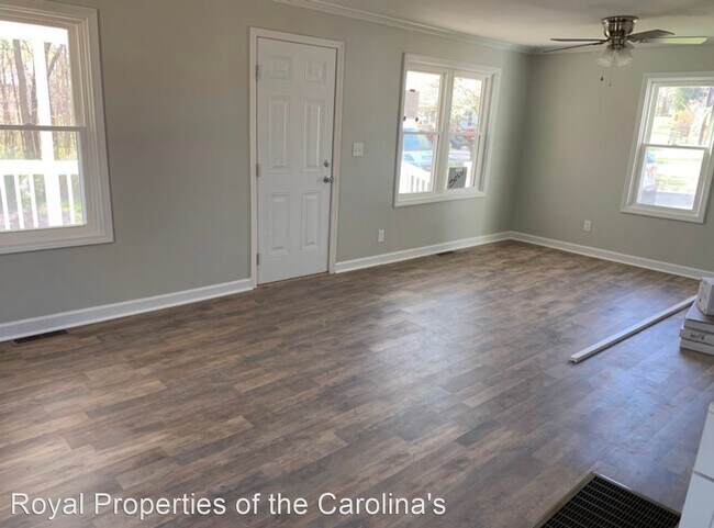 Foto del edificio - 2 br, 1 bath House - 143 Houpe Rd